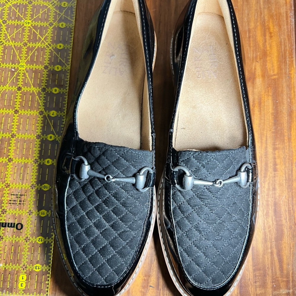 NATURALIZER👞 Edina Horse Bit Quilted Vegan Patent Leather Loafers Black SZ 9 👞
